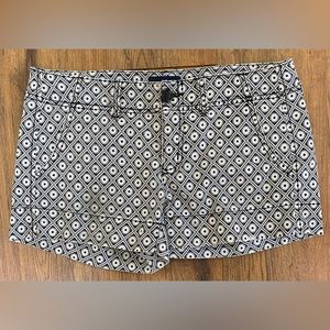 American Eagle Outfitters. Flower Design Shorts. Size: 2.